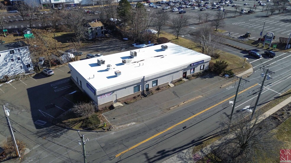340 E Main St, Middletown, CT à vendre - Photo du bâtiment - Image 2 de 6