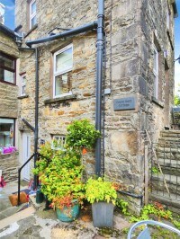 Penn Lane, Hawes à louer - Photo du bâtiment - Image 2 de 2