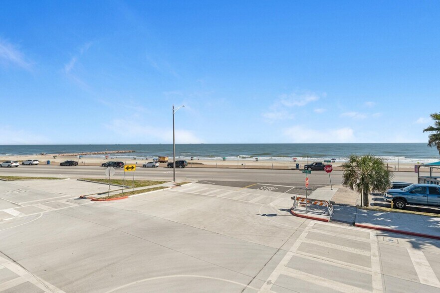3102 Avenue S, Galveston, TX à vendre - Photo du bâtiment - Image 2 de 5