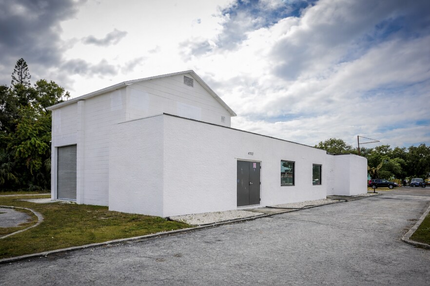 4700 22nd Ave S, Saint Petersburg, FL à louer - Photo du bâtiment - Image 3 de 15