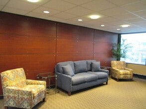 2726 Croasdaile Dr, Durham, NC à louer Photo intérieure- Image 2 de 3