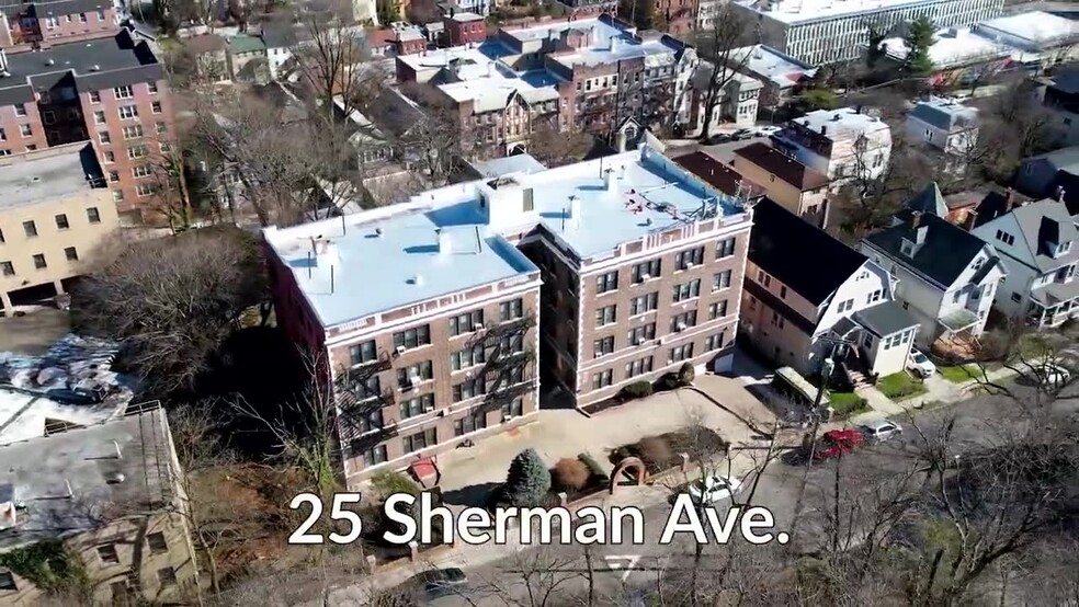 25 Sherman Ave, Staten Island, NY à vendre - Vidéo sur l’inscription commerciale - Image 2 de 21