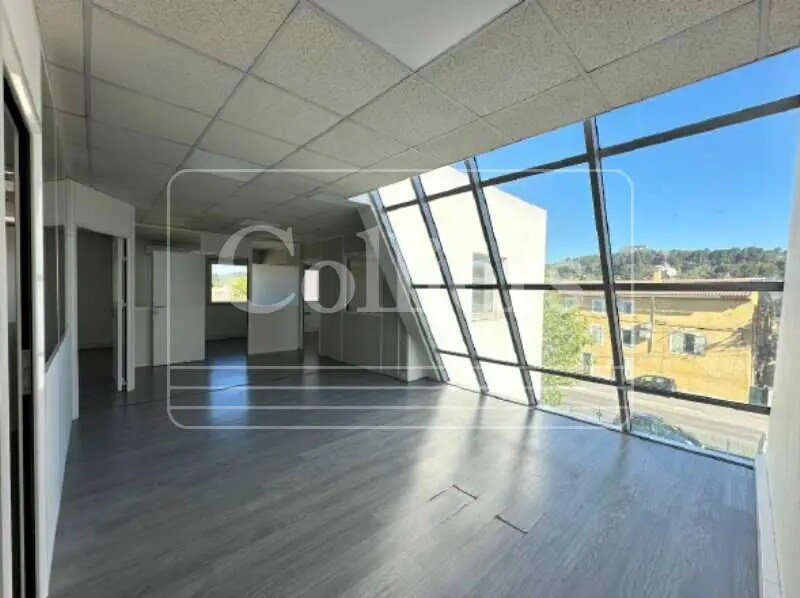 Office in Aubagne for lease Interior Photo- Image 1 of 8