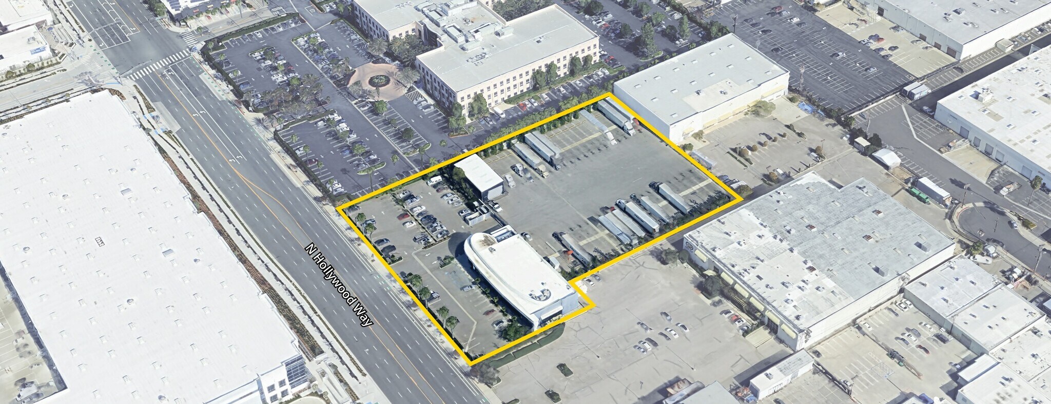 2940 N Hollywood Way, Burbank, CA à louer Photo du bâtiment- Image 1 de 20