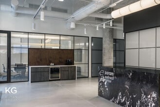 215 N Peoria St, Chicago, IL à louer Hall d’entrée- Image 2 de 5