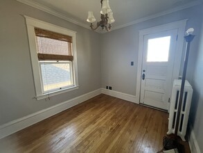 889 Grand Ave, Saint Paul, MN for lease Interior Photo- Image 2 of 5