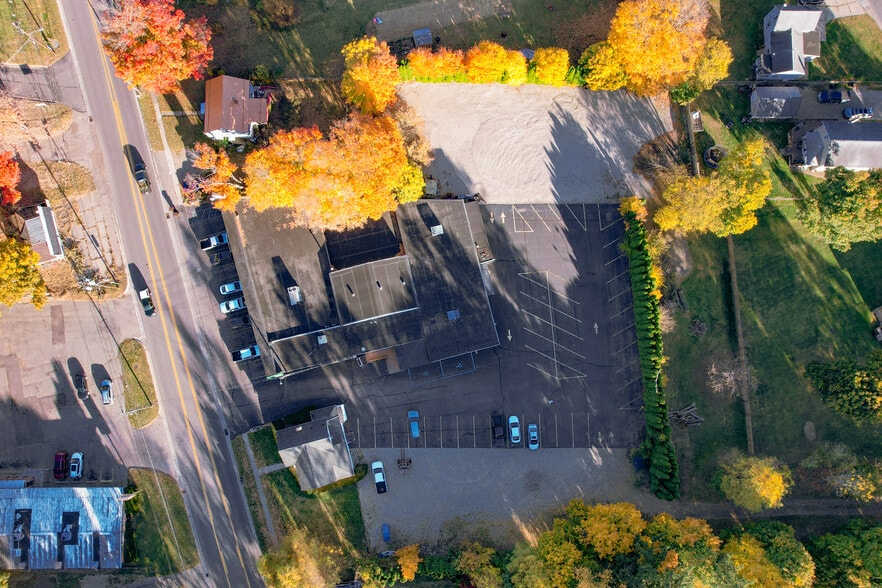 872 E Michigan Ave, Marshall, MI for sale - Aerial - Image 2 of 15