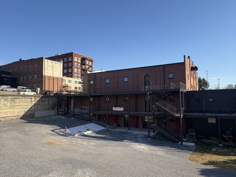 201 S Court Street, Maryville, TN à louer - Photo du bâtiment - Image 2 de 9