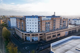 Plus de détails pour 11-19 Whitestone Way, Croydon - Multi-résidentiel à vendre