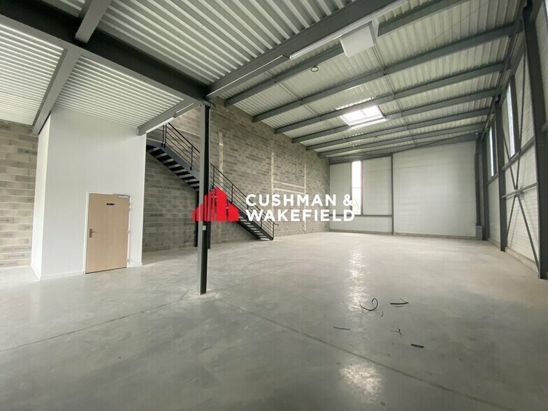 25 Rue Des Usines, Fenouillet à louer - Photo du bâtiment - Image 3 de 8