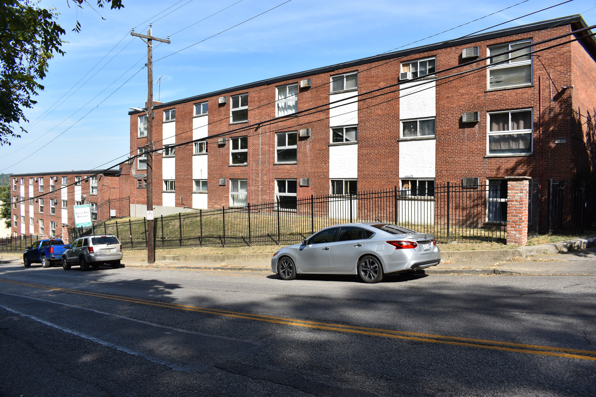 650-660 650-660 Straight St, Cincinnati, OH à vendre Photo principale- Image 1 de 1