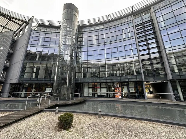 Office in Schiltigheim for lease - Building Photo - Image 2 of 7