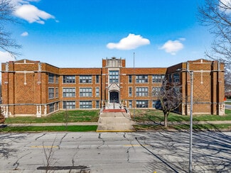 More details for 500 W State St, Jacksonville, IL - Multifamily for Sale