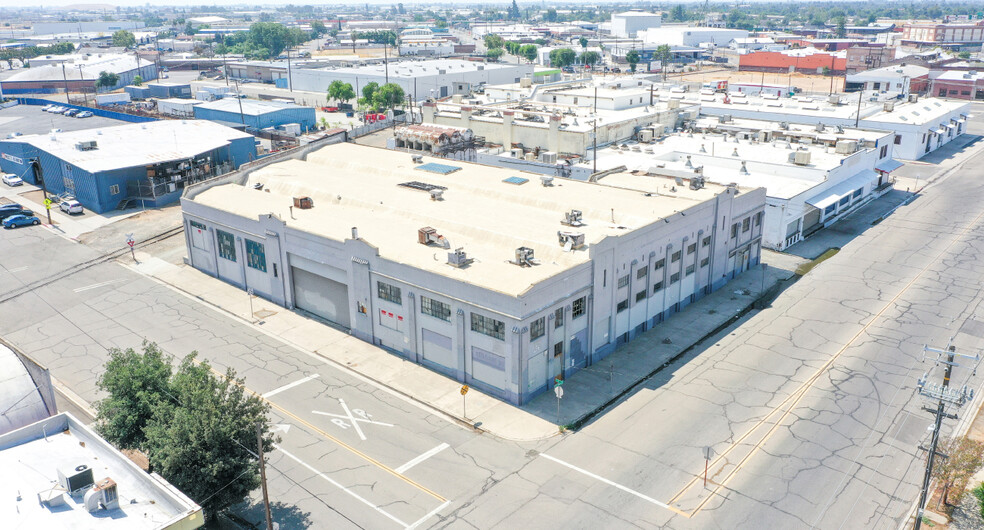 2250 Los Angeles St, Fresno, CA for lease - Building Photo - Image 1 of 6