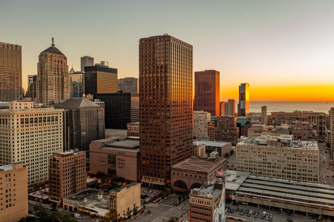 More details for 425 S Financial Pl, Chicago, IL - Office for Lease