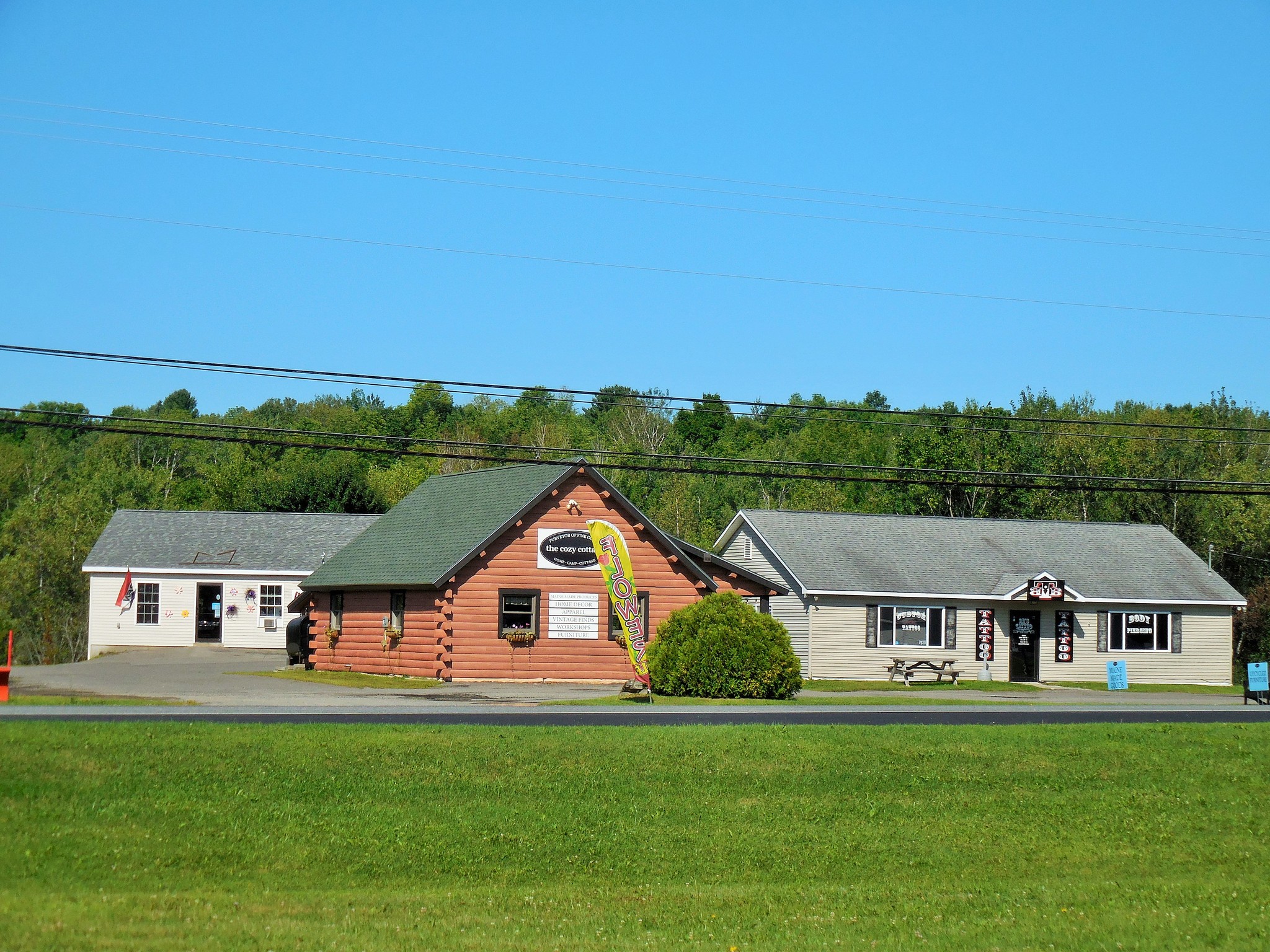 262 Moosehead Trl, Newport, ME for sale Primary Photo- Image 1 of 1