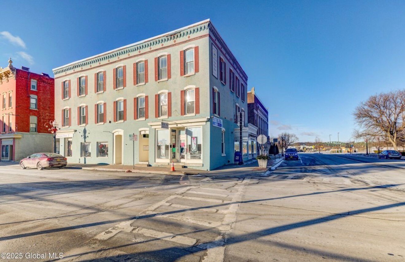 89 Church St, Canajoharie, NY for lease Interior Photo- Image 1 of 9