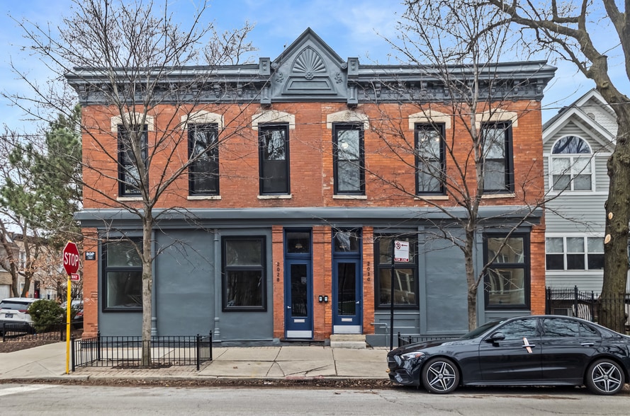 2028 N Oakley Ave, Chicago, IL à vendre - Photo du bâtiment - Image 2 de 34