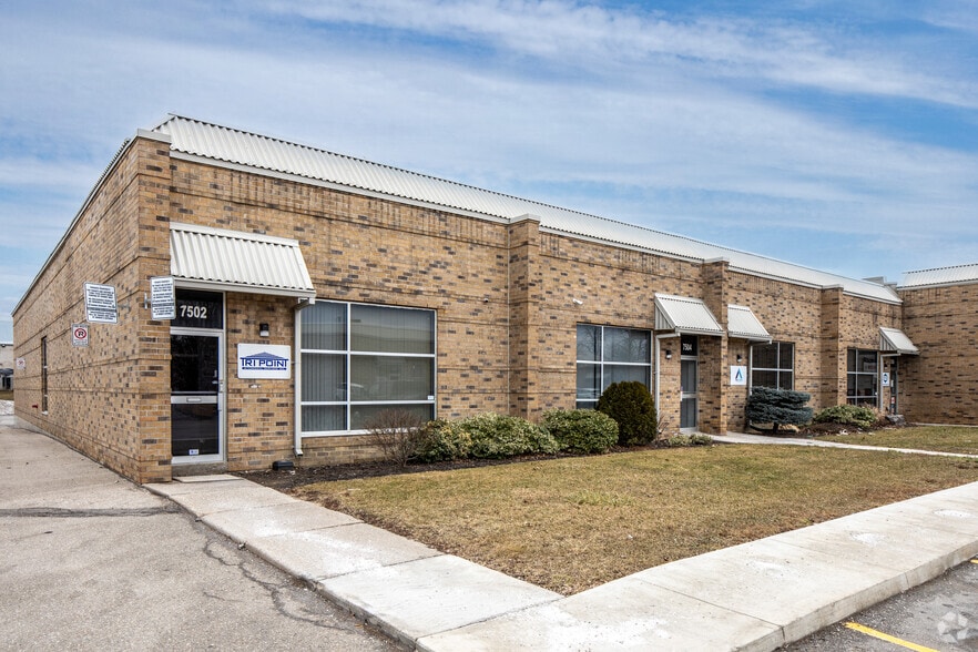 7502-7526 Bath Rd, Mississauga, ON for lease - Primary Photo - Image 1 of 2