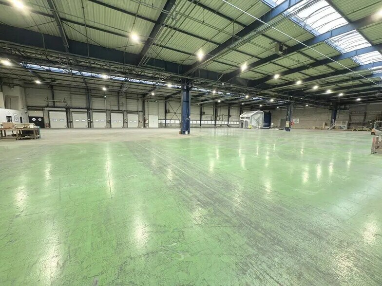 Flex in Louvres for lease - Interior Photo - Image 3 of 8