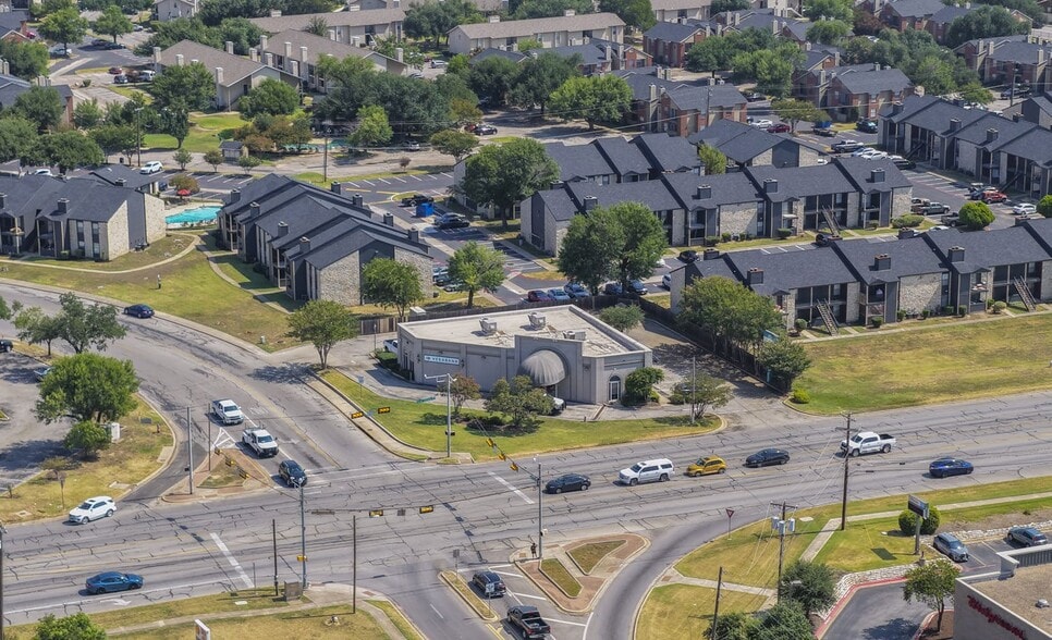 902 Palm Valley Blvd, Round Rock, TX for sale - Building Photo - Image 3 of 6