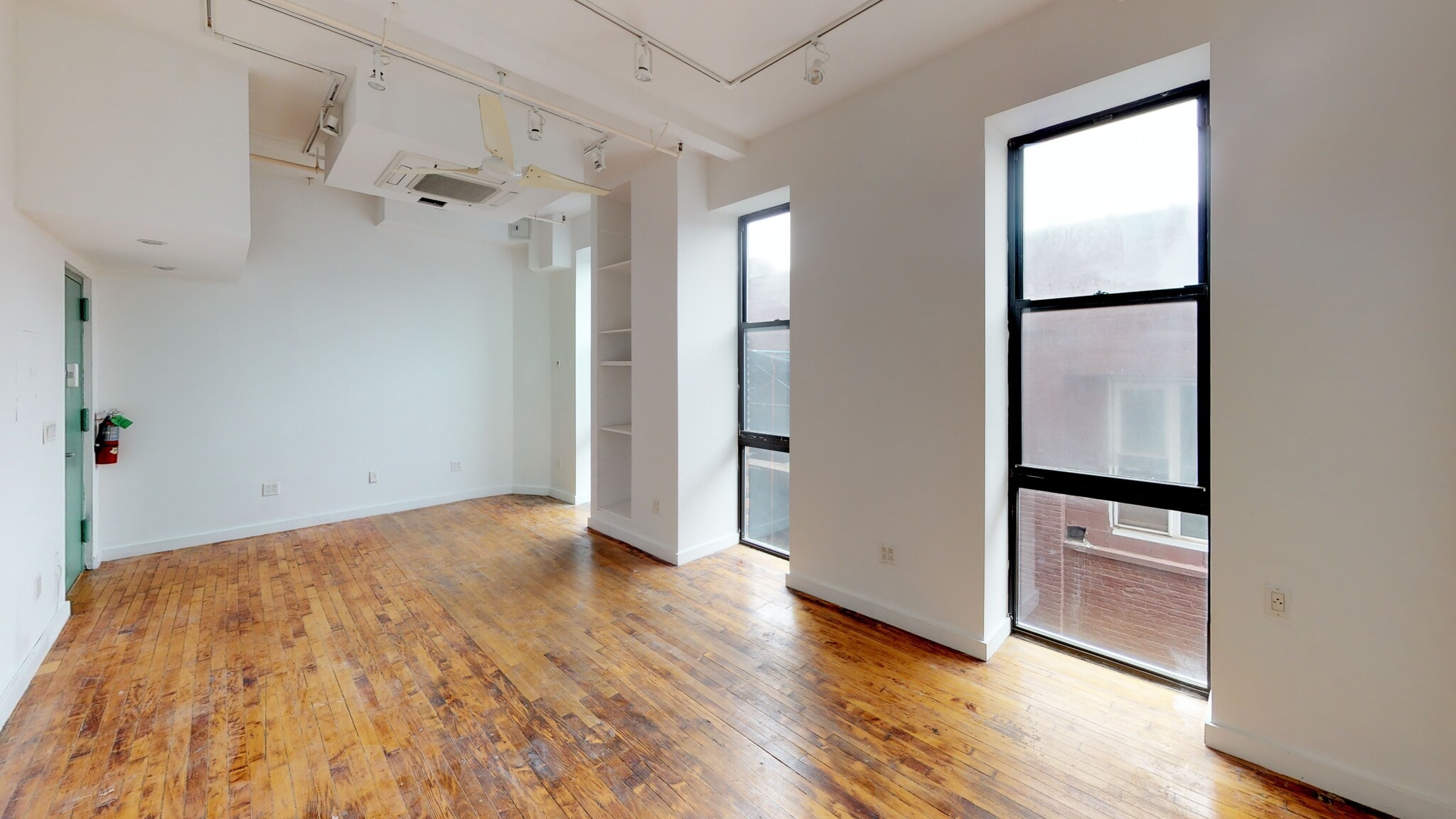 649 Morgan Ave, Brooklyn, NY à louer Photo intérieure- Image 1 de 4