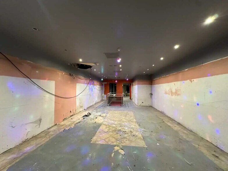 Commerce de détail dans Bordeaux à louer - Photo du bâtiment - Image 3 de 4