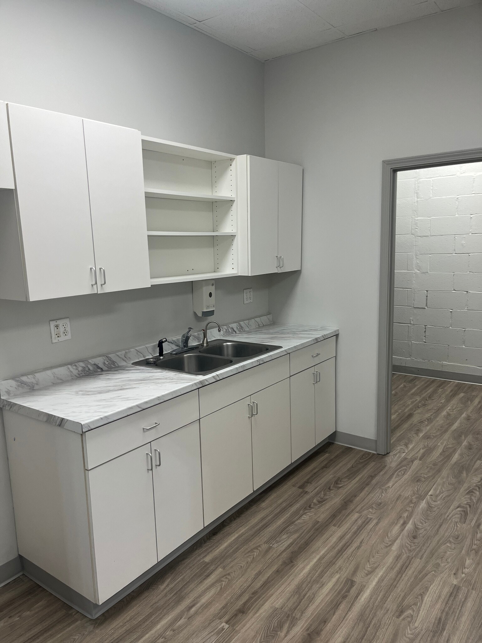 4187-4199 Pleasantdale Rd, Doraville, GA for lease Interior Photo- Image 1 of 3