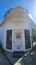 2030 Hyperion Ave, Los Angeles, CA for lease Building Photo- Image 2 of 7
