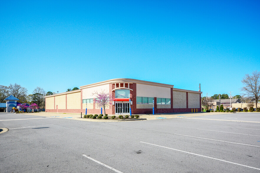 8902 Geyer Springs Rd, Little Rock, AR à vendre - Photo du bâtiment - Image 1 de 1