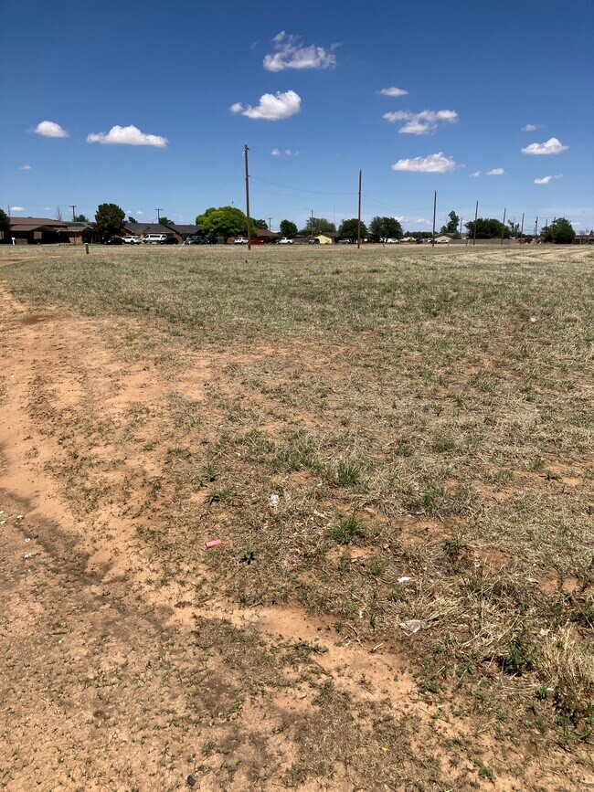 More details for 1100-1200 W 31st St, Plainview, TX - Land for Sale