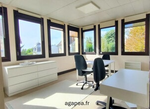 8 Avenue Duval Le Camus, Saint-Cloud for lease Interior Photo- Image 1 of 10