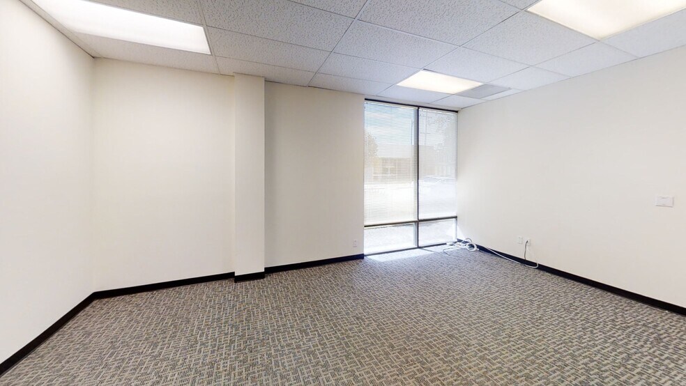 856 Mitten Rd, Burlingame, CA à louer - Photo intérieure - Image 3 de 3