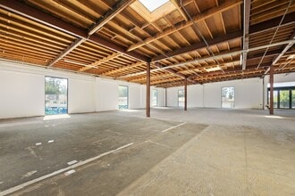 5830 Obama Blvd, Los Angeles, CA for lease Building Photo- Image 2 of 6
