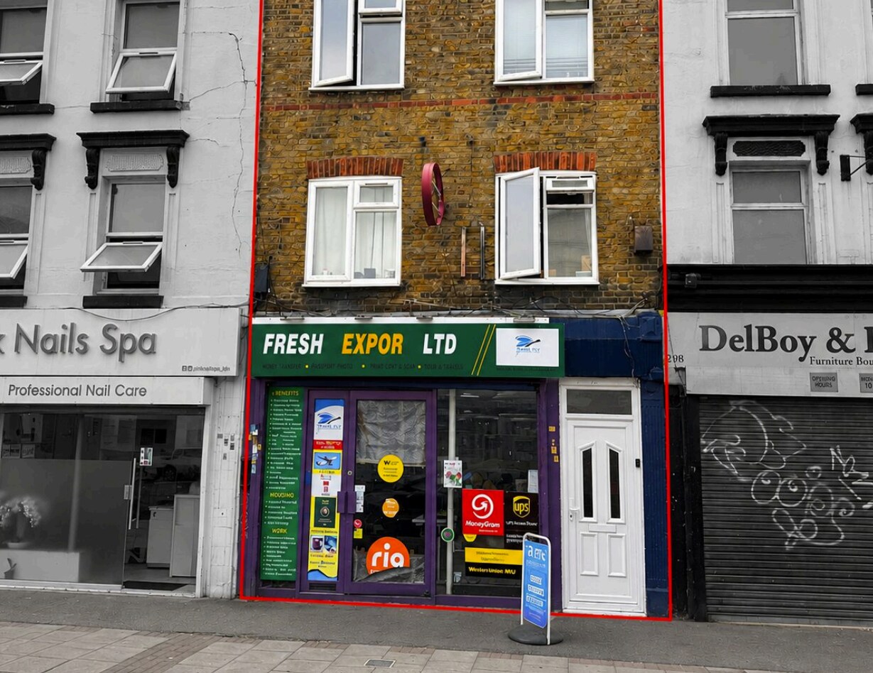 300 Barking Rd, Londres à vendre Photo du bâtiment- Image 1 de 19