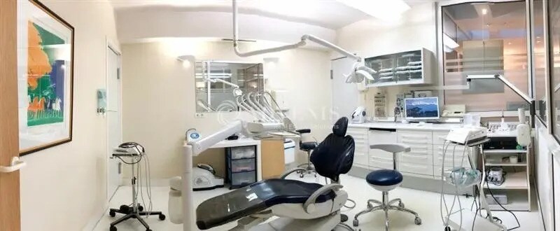 Office in Paris for sale - Interior Photo - Image 2 of 5