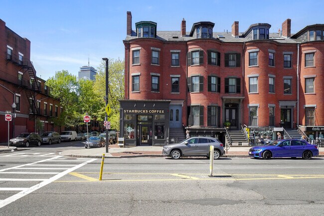 Plus de détails pour 627 Tremont St, Boston, MA - Commerce de détail à louer