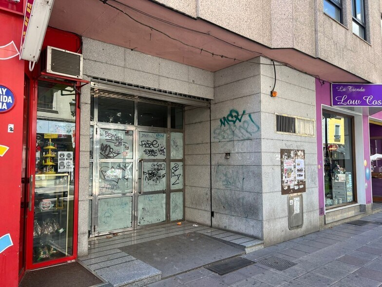 Commerce de détail dans León, León à vendre - Photo du bâtiment - Image 2 de 15