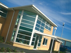 Pullan Way, Morley à louer Photo du bâtiment- Image 2 de 5