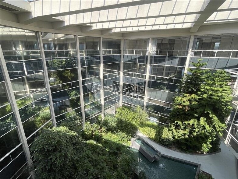Office in Villepinte for lease - Building Photo - Image 1 of 11