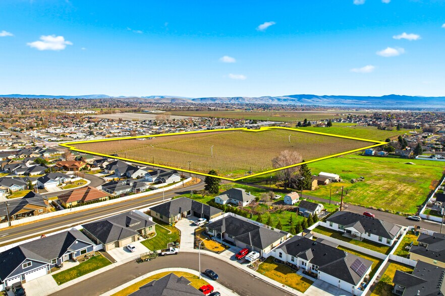 6806 W Washington Ave, Yakima, WA à vendre - Aérien - Image 2 de 5