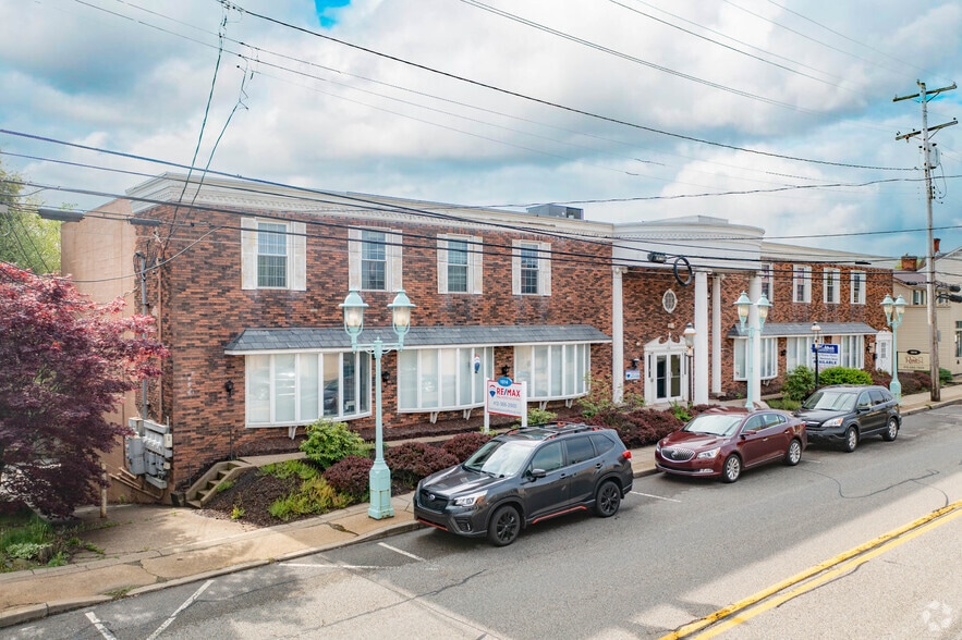 1014 Perry Hwy, Pittsburgh, PA for lease - Building Photo - Image 1 of 2