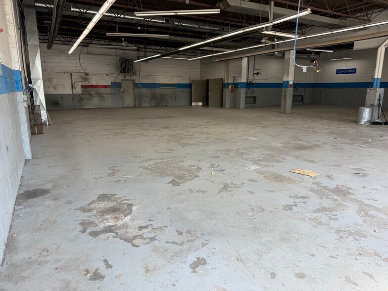 7 Van Zant Street, Norwalk, CT à vendre - Photo du bâtiment - Image 2 de 17