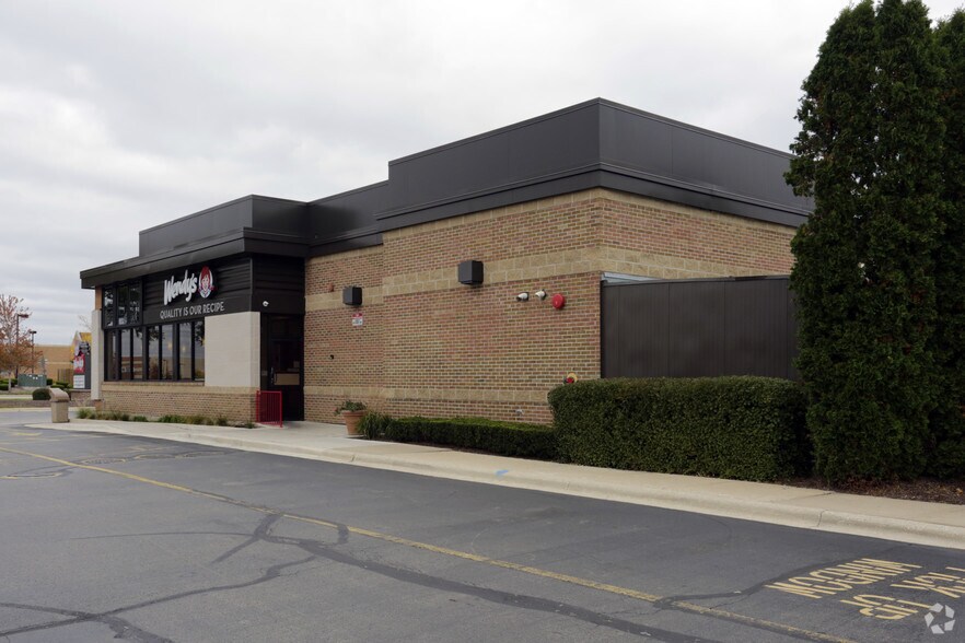 3012 Reflection Dr, Naperville, IL à vendre - Photo du bâtiment - Image 3 de 5