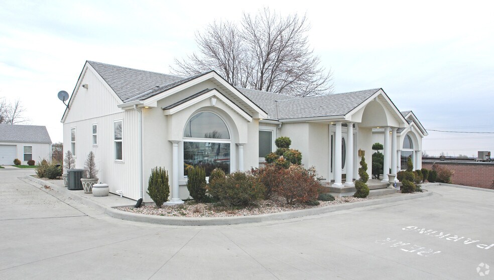 1101 W Us-40 Hwy, Blue Springs, MO à louer - Photo du bâtiment - Image 2 de 15