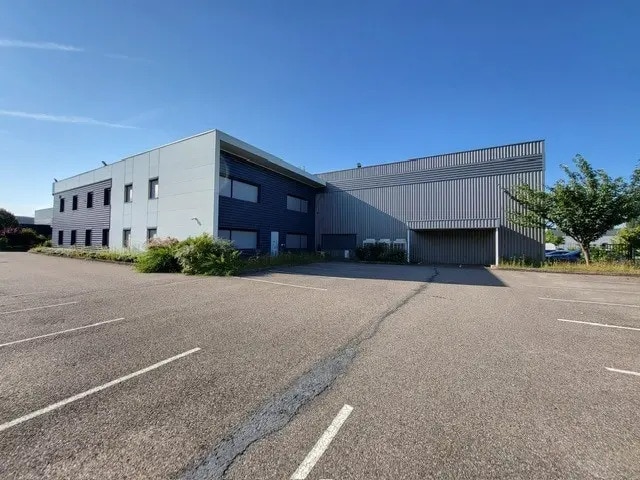 Flex in Saint-Priest for lease Building Photo- Image 1 of 8