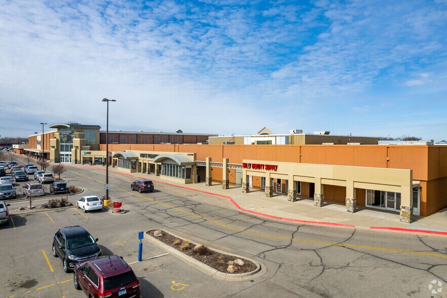 4101 W Division St, Saint Cloud, MN à louer - Photo du bâtiment - Image 2 de 9