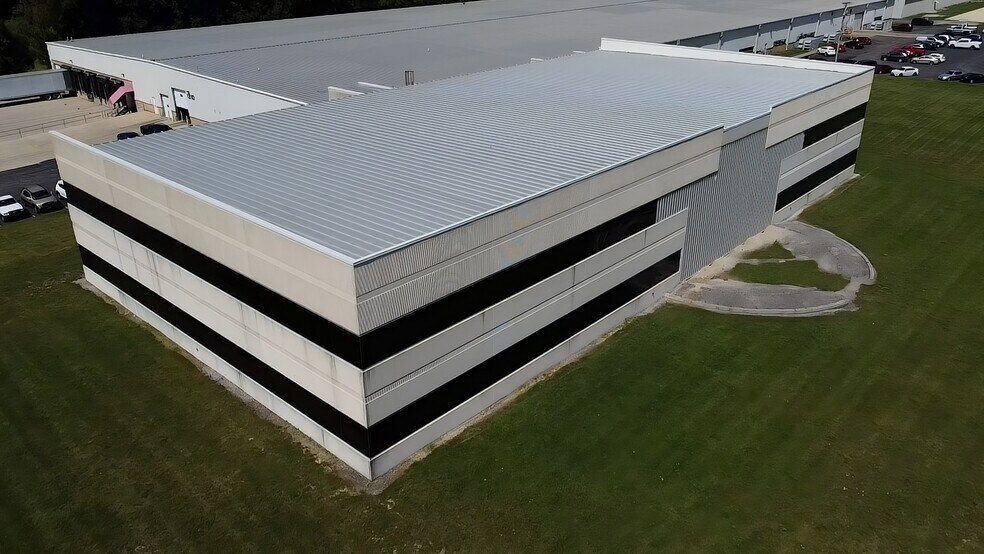 1300 Freese Works Pl, Galion, OH à louer - Photo du bâtiment - Image 1 de 7
