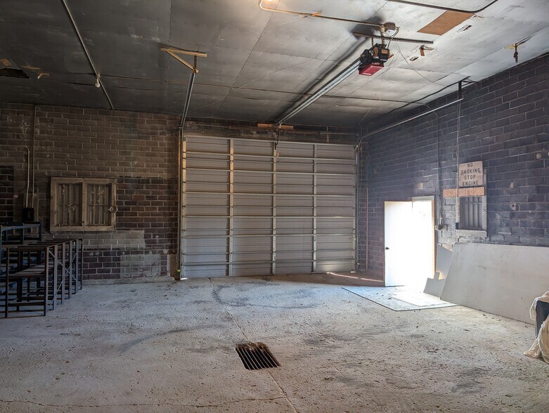 120 N Broadway, Wells, MN à vendre - Photo du bâtiment - Image 2 de 25