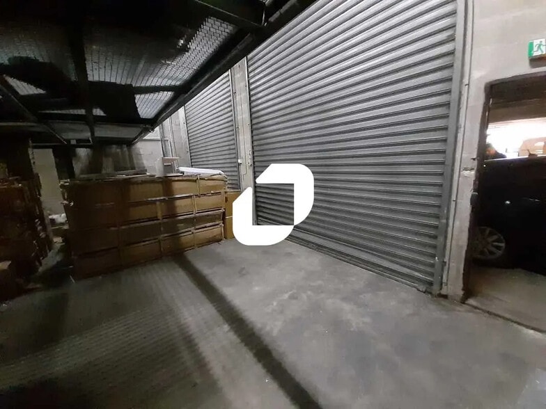 Flex in Bagnolet for lease - Interior Photo - Image 2 of 3